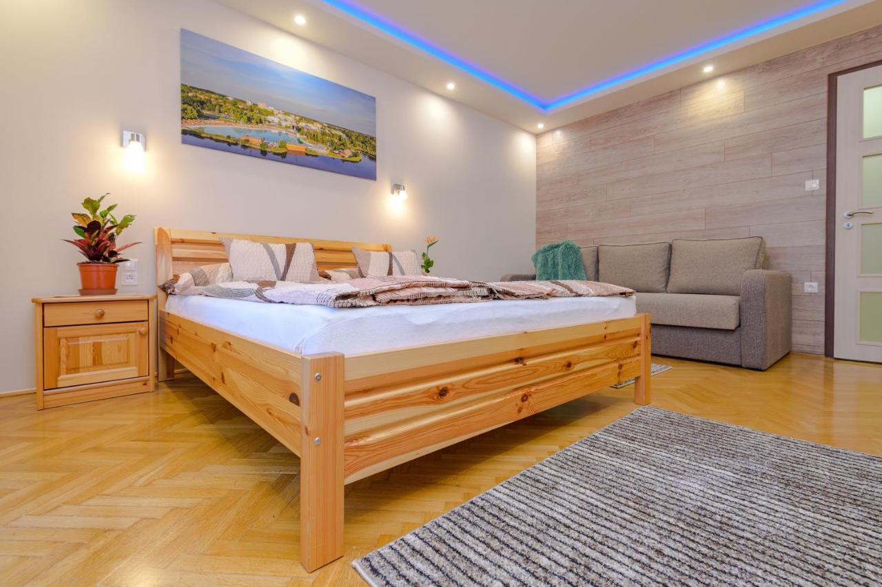 Illes Apartmanok I. Hajduszoboszlo Luaran gambar
