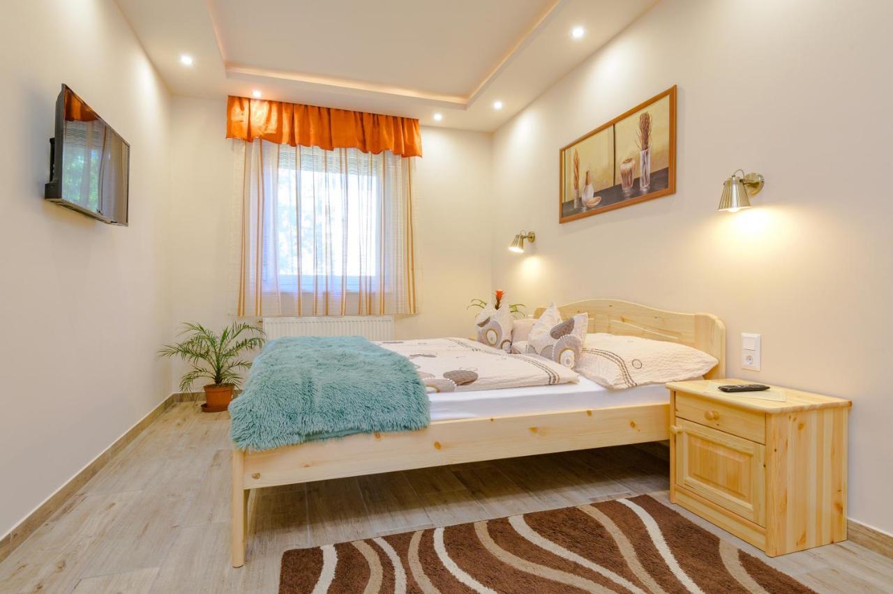 Illes Apartmanok I. Hajduszoboszlo Luaran gambar