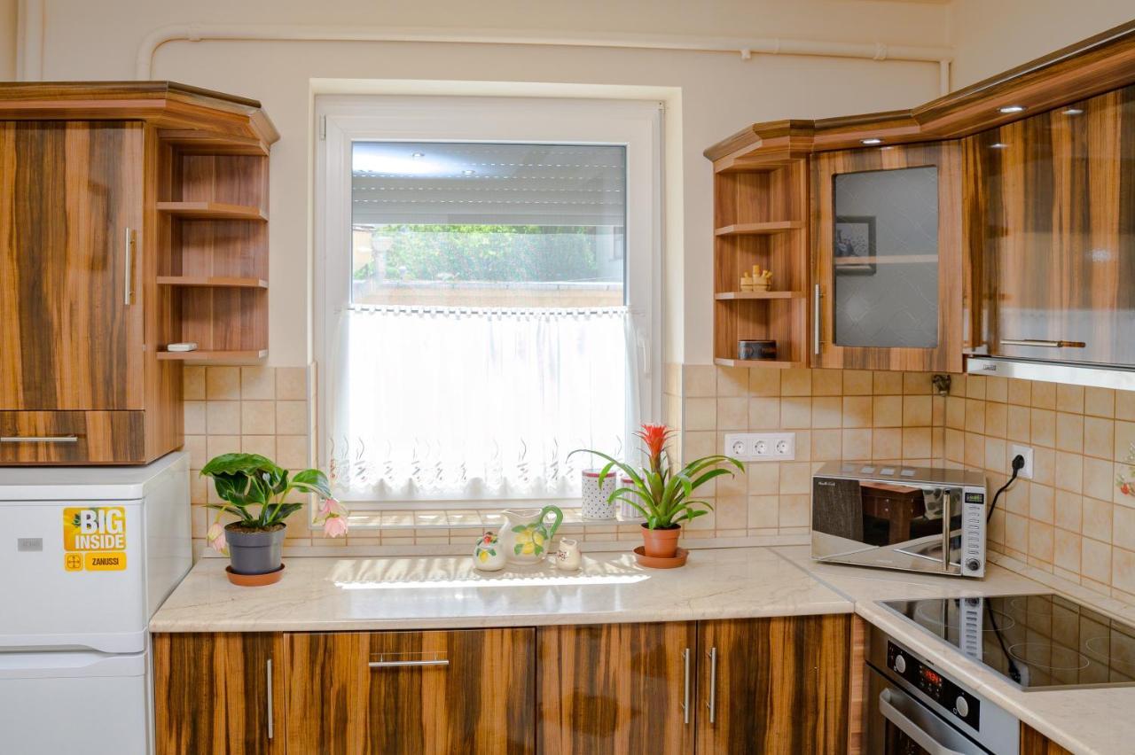 Illes Apartmanok I. Hajduszoboszlo Luaran gambar